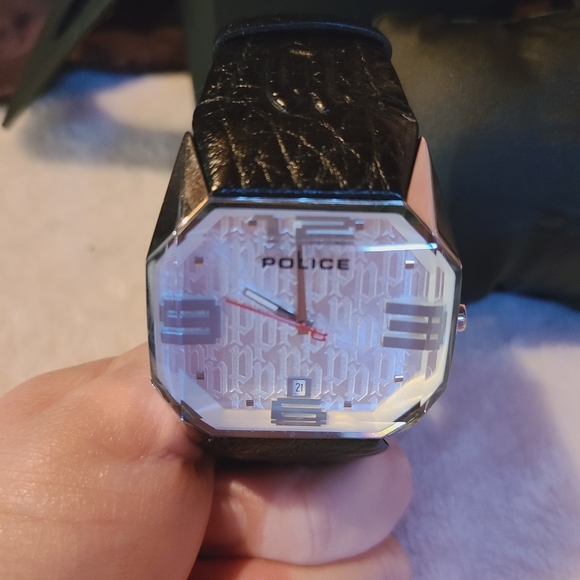 Police Unique Men's Watch - Picture 3 of 13